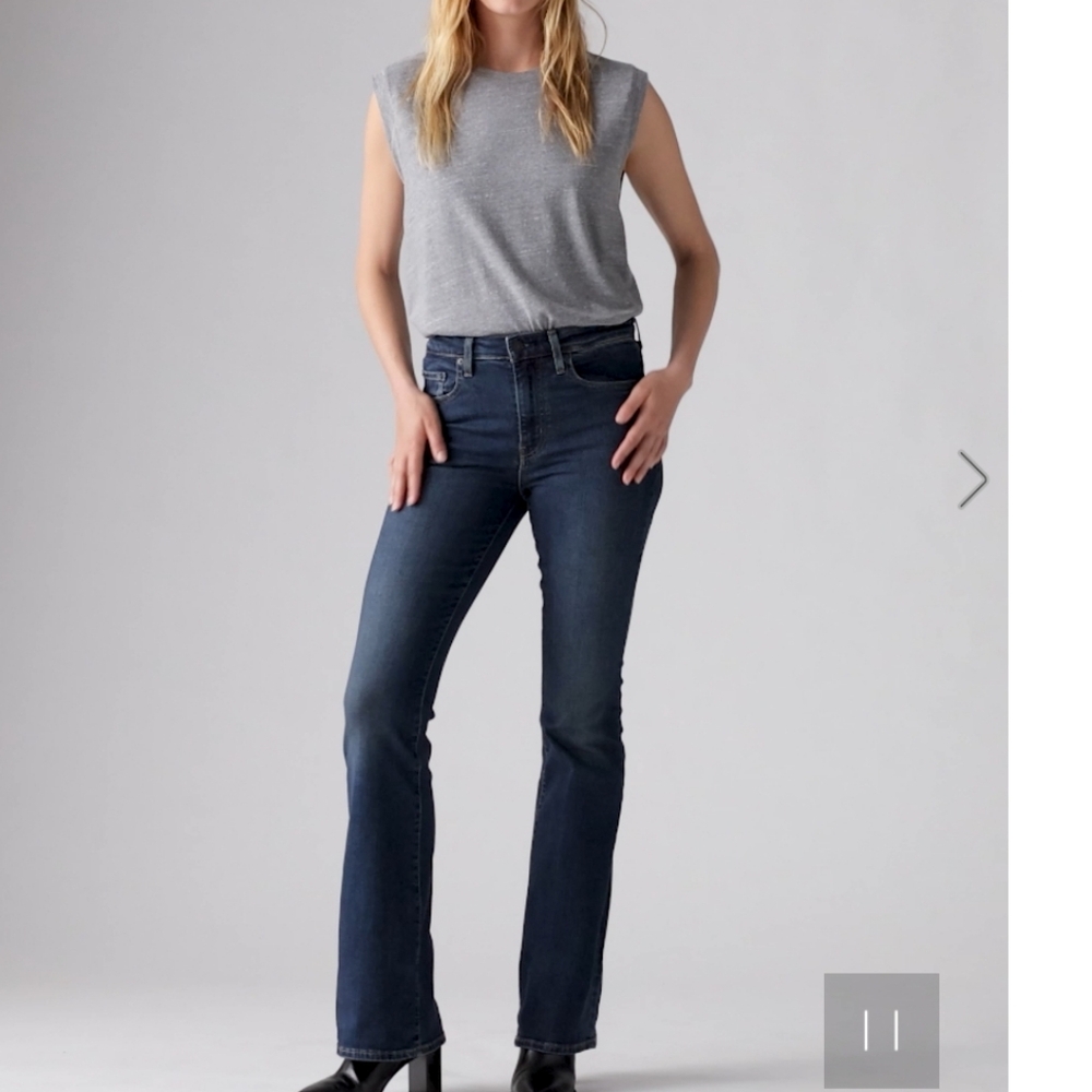 Levi's 726 Jeans Women's flare Leg high rise size 28x32. New. - Picture 6 of 14